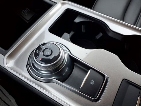 Used 2023 Ford Edge SEL w/ Convenience Package image 19