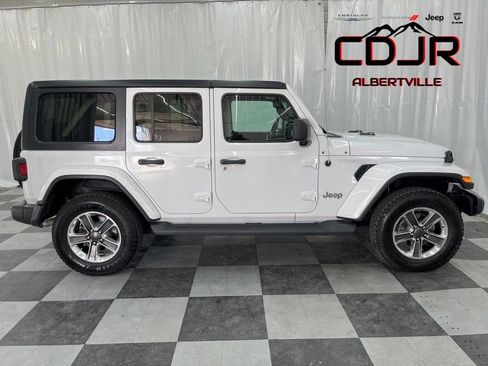 Used 2020 Jeep Wrangler Unlimited Sahara AWD/4WD image 5