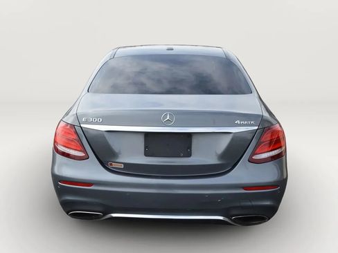 Used 2017 Mercedes-Benz E 300 4MATIC image 5