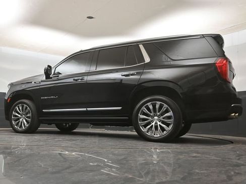 Used 2021 GMC Yukon Denali w/ Denali Premium Package AWD/4WD image 13