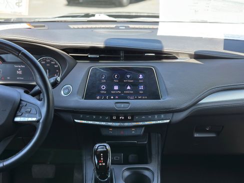 Used 2023 Cadillac XT4 Premium Luxury image 16