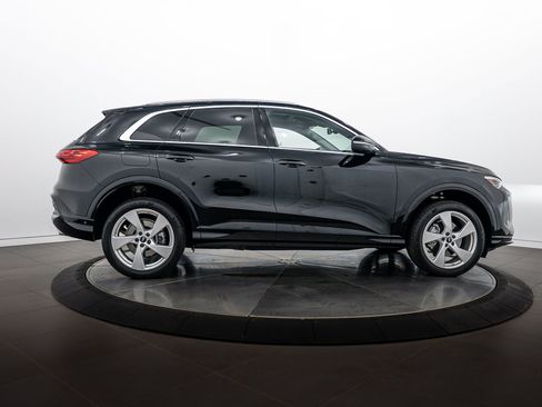 Used 2025 Audi Q5 Premium Plus w/ Premium Plus AWD/4WD image 3