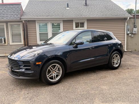 Used 2019 Porsche Macan AWD/4WD image 2