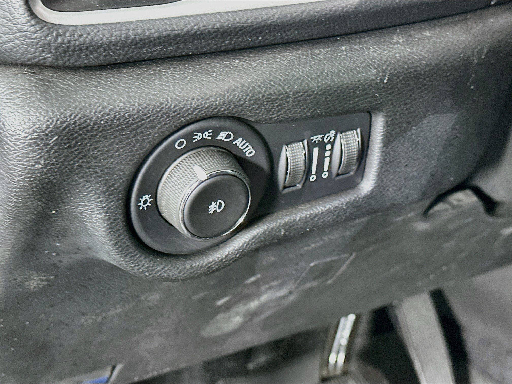 Used 2021 Chrysler Pacifica Touring-L w/ Uconnect Theater Family Group FWD image 16