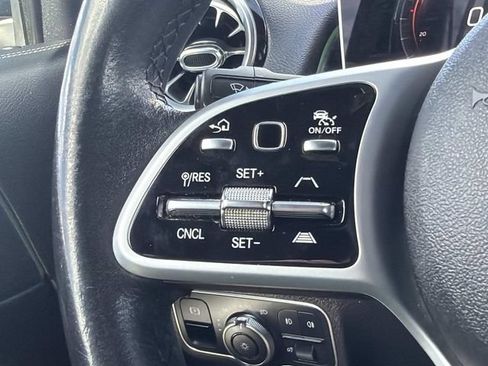Used 2020 Mercedes-Benz GLB 250 image 26