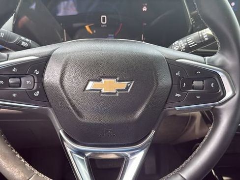 Used 2025 Chevrolet Trax LT w/ LT Convenience Package FWD image 16
