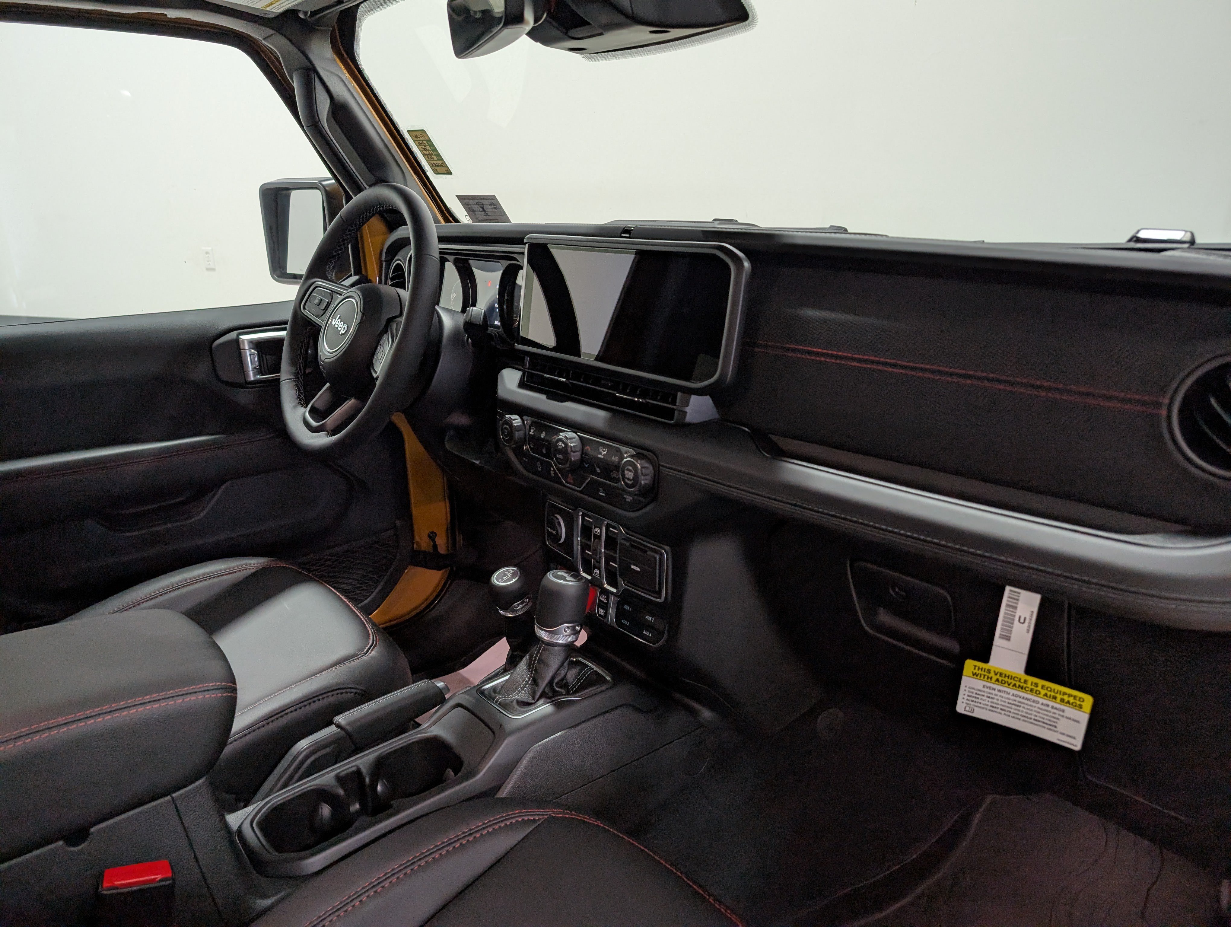 Used 2026 Jeep Wrangler Unlimited Rubicon AWD/4WD image 17