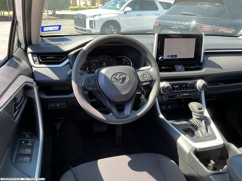 Used 2023 Toyota RAV4 LE FWD image 9