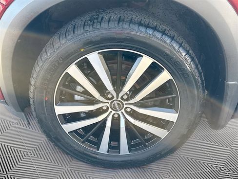 Used 2023 Nissan Pathfinder Platinum image 35