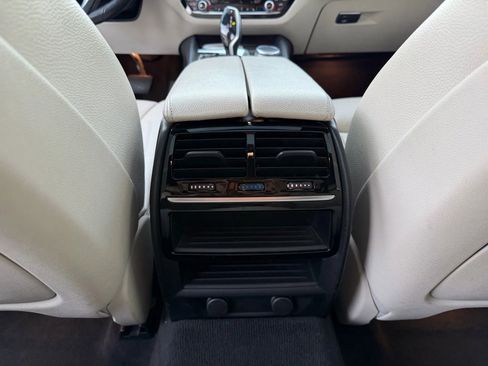 Used 2019 BMW 640i Gran Turismo xDrive image 29