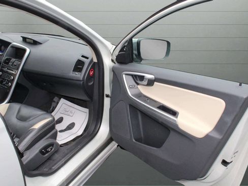 Used 2011 Volvo XC60 T6 image 19