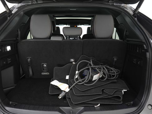 Certified 2024 MAZDA CX-90 Plug-In Hybrid w/ Premium Plus AWD/4WD image 9