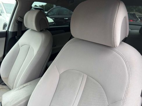Used 2016 Hyundai Sonata SE FWD image 12