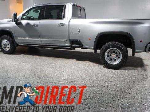 Used 2024 Chevrolet Silverado 3500 High Country w/ High Country Premium Package AWD/4WD image 10