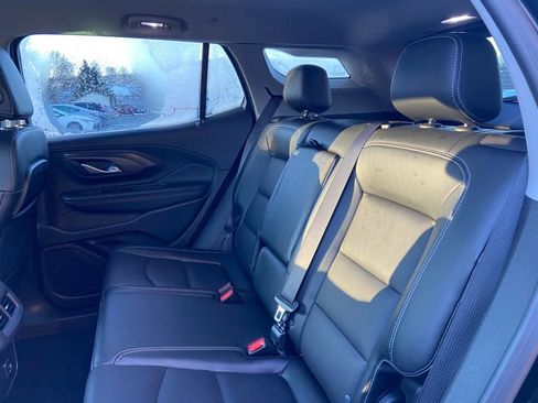 Used 2024 GMC Terrain SLT image 25