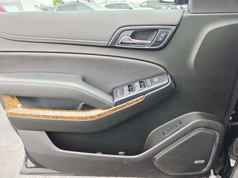 Used 2020 Chevrolet Suburban Premier w/ Premier 6.2L Value Package image 36