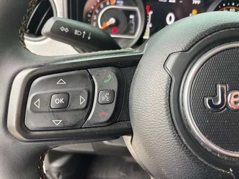 Used 2024 Jeep Gladiator Sport AWD/4WD image 16