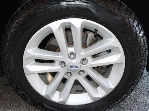 Used 2013 Ford Explorer XLT AWD/4WD image 39