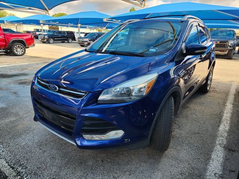Used 2013 Ford Escape Titanium w/ Parking Technology Pkg FWD image 2