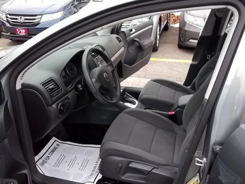 Used 2009 Volkswagen Rabbit S image 7