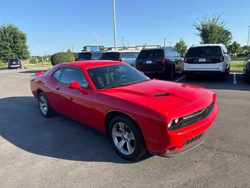 Used 2021 Dodge Challenger SXT w/ Driver Convenience Group RWD image 1