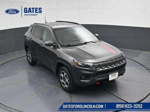 Used 2022 Jeep Compass Trailhawk w/ Trailhawk Convenience Group AWD/4WD image 45
