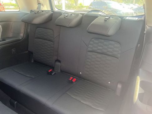 Certified 2025 Nissan Pathfinder S FWD image 13