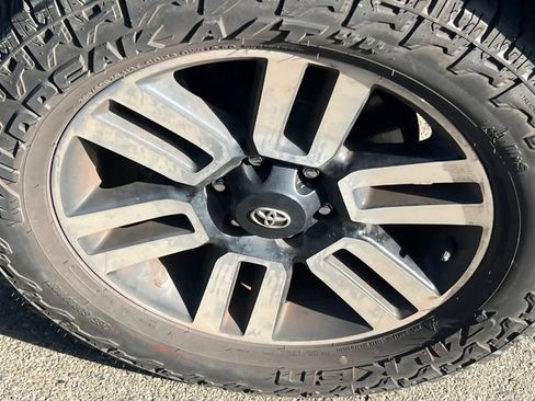 Used 2022 Toyota 4Runner Limited w/ Wilderness Package (TMS) AWD/4WD image 15