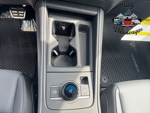 New 2025 Volkswagen Tiguan SE R-Line image 12