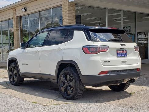 Used 2018 Jeep Compass Latitude AWD/4WD image 3
