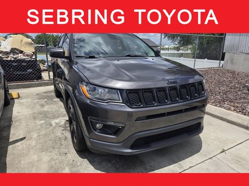 Used 2018 Jeep Compass Latitude FWD image 1