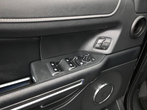 Used 2023 Ford Expedition Max XLT image 11