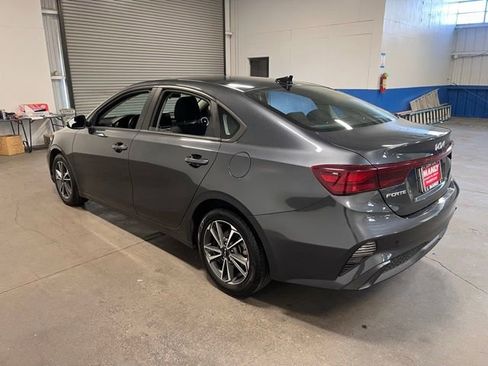 Used 2023 Kia Forte LXS w/ LXS Technology Package image 5