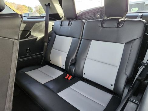 Certified 2022 Ford Explorer XLT w/ Equipment Group 202A image 18
