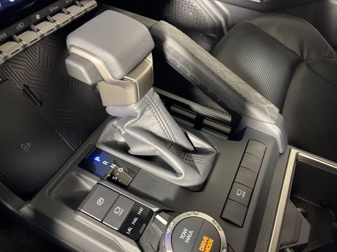 New 2026 Toyota 4Runner Limited AWD/4WD image 23