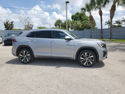 Certified 2024 Volkswagen Atlas Cross Sport SEL Premium R-Line AWD/4WD image 4