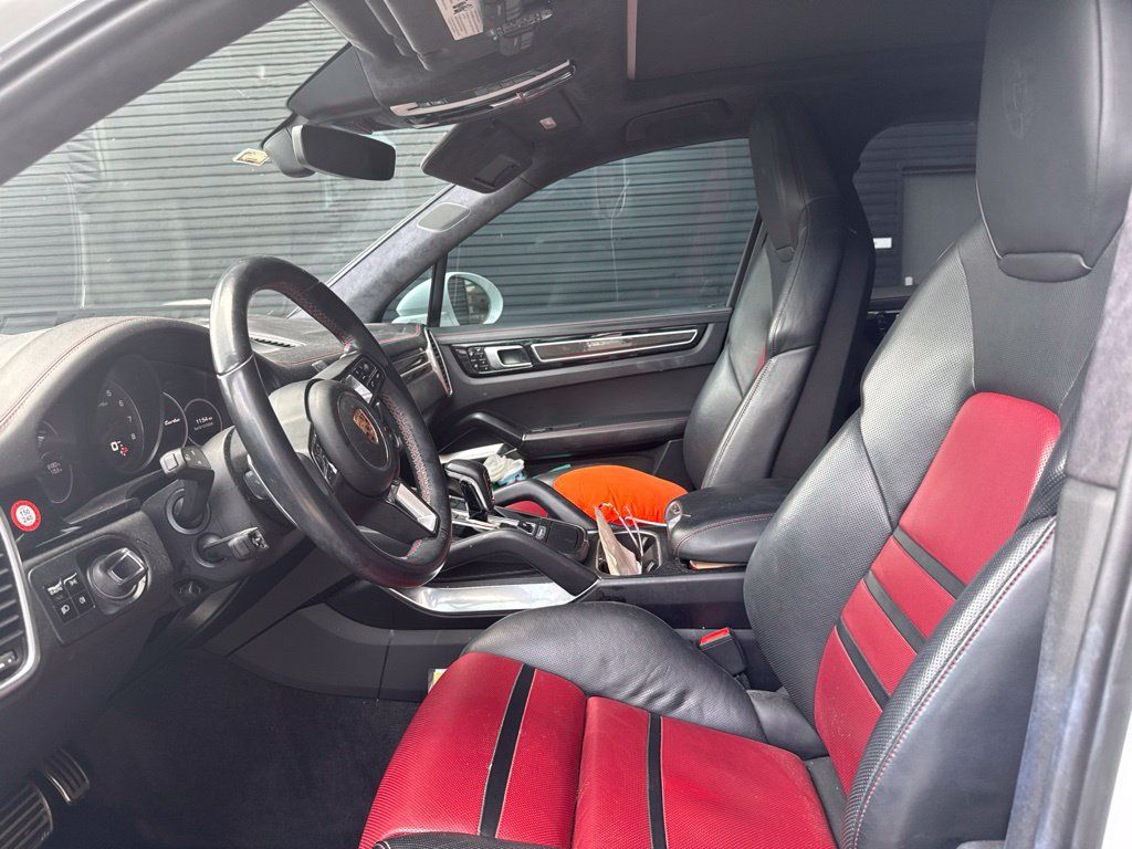 Certified 2020 Porsche Cayenne Turbo AWD/4WD image 6