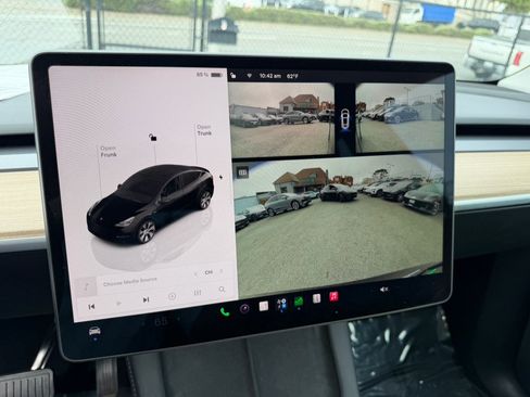 Used 2023 Tesla Model Y Long Range AWD/4WD image 23