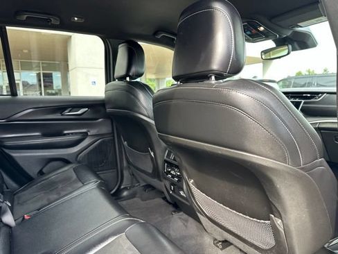 Used 2024 Jeep Grand Cherokee Altitude RWD image 43