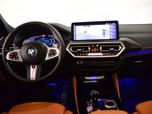 Used 2024 BMW X4 xDrive30i w/ Premium Package image 3