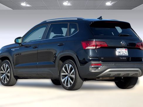 Used 2024 Volkswagen Taos SE image 9