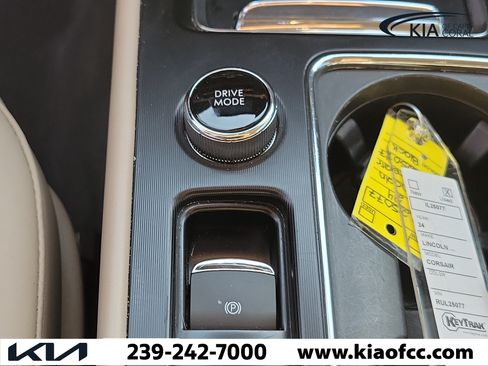 Used 2024 Lincoln Corsair FWD image 29