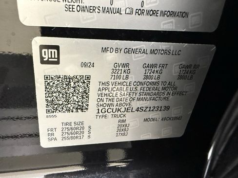 Used 2025 Chevrolet Silverado 1500 High Country w/ Technology Package image 19