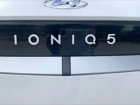 Used 2024 Hyundai Ioniq 5 SEL RWD image 9