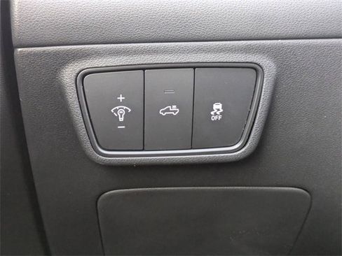 Used 2024 Hyundai Santa Cruz SE image 24