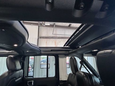 Used 2024 Jeep Wrangler Unlimited Sahara AWD/4WD image 37