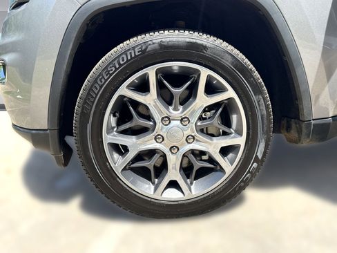 Used 2021 Jeep Grand Cherokee Limited w/ Luxury Group II image 20