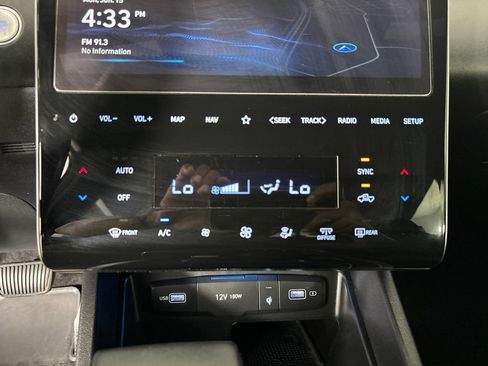 Used 2022 Hyundai Santa Cruz Limited AWD/4WD image 18