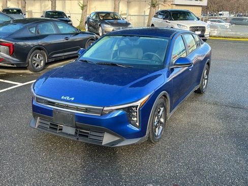 Certified 2025 Kia K4 LXS FWD image 3