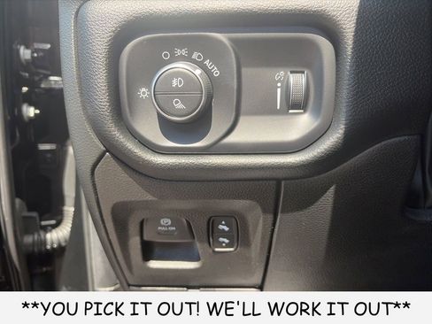 Used 2022 RAM 1500 Big Horn AWD/4WD image 12